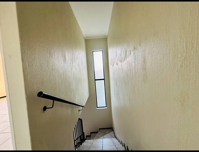 2 BEDROOM APARTMENT FOR SALE IN WILGEHEUWEL